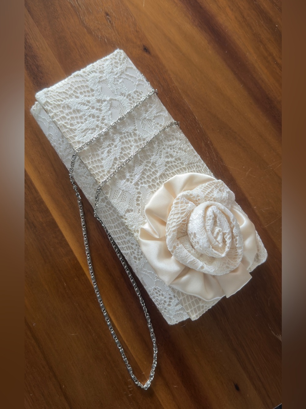 Cream clutch with shoulder chain
